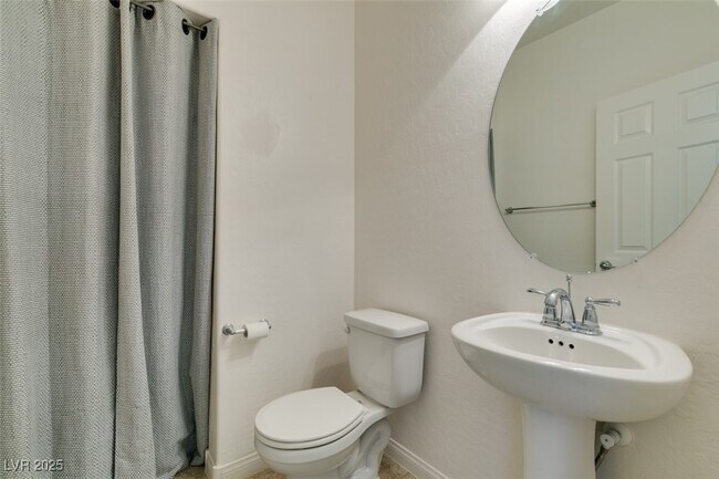 Building Photo - 10465 Saddle Mountain St