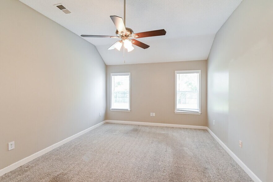 Building Photo - 6308 Acree Ln