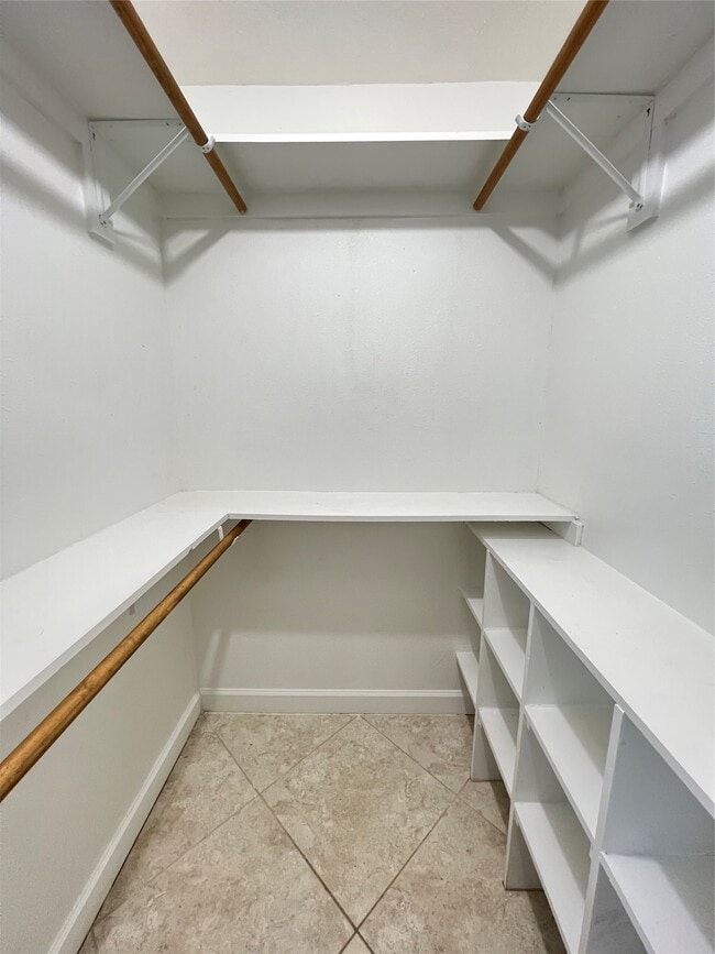 Building Photo - 12865 Birch Ln