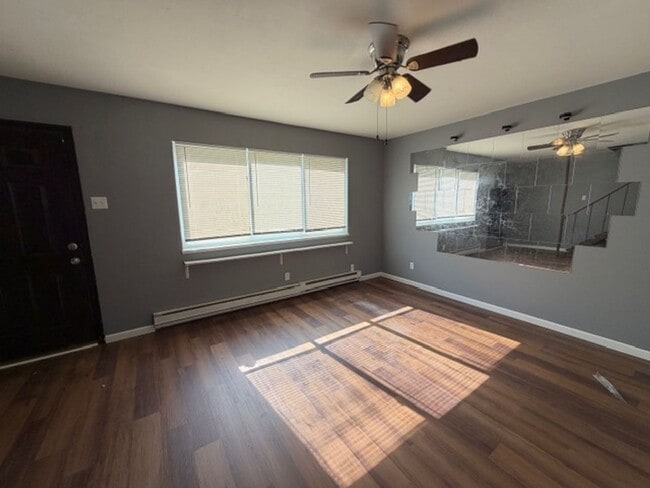 Building Photo - Newly renovated Town House for Rent 3Br / 2 Ba Section 8 Welcome !