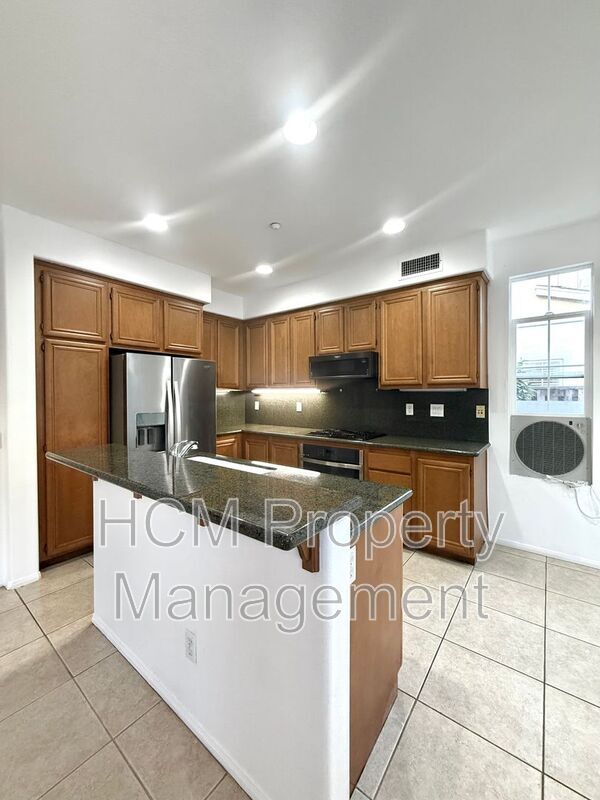 Building Photo - 28 Lansdale Ct