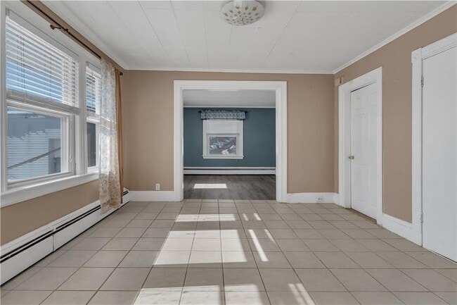 Building Photo - 1070 Main St