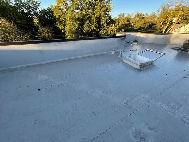 Building Photo - 1713 Bluebonnet Ln