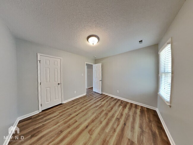 Building Photo - 613 Jordan Ridge Ln