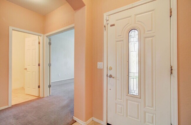 Building Photo - 5659 S 239th Dr