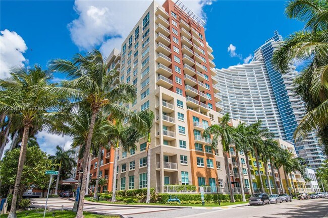 Building Photo - 2000 N Bayshore Dr