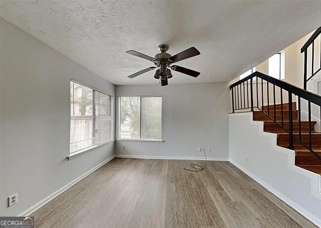 Building Photo - 8577 Parkside Dr