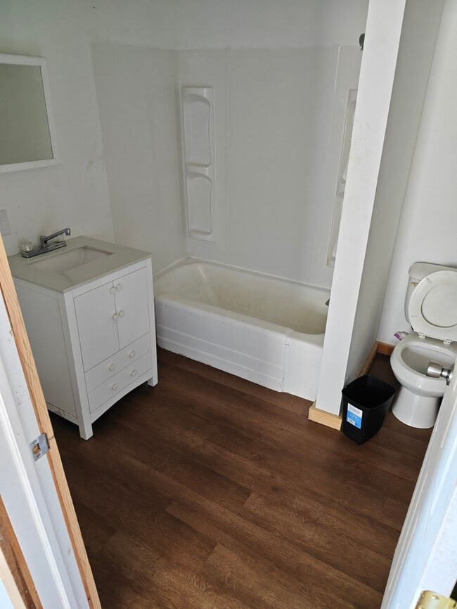 Building Photo - 2782 Latulle Ave