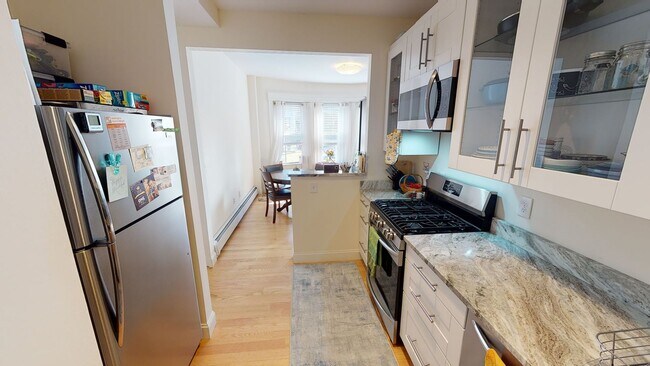 Building Photo - 672 Washington St