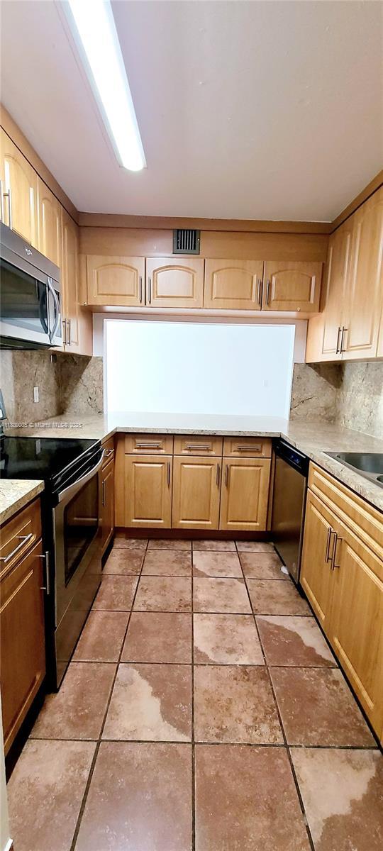 Building Photo - 9410 Live Oak Pl