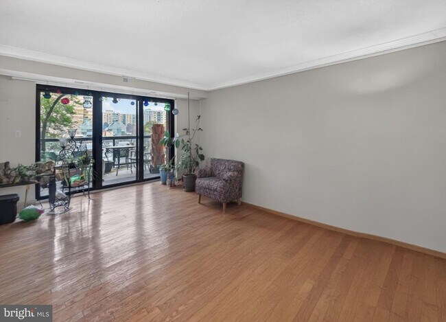 Building Photo - 8370 Greensboro Dr