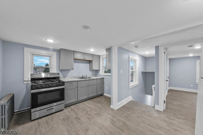 Building Photo - 6 1st Ave