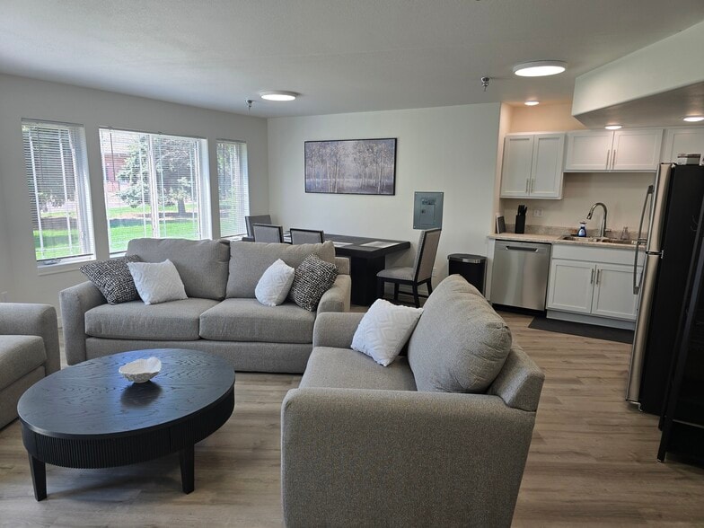 Building Photo - Pinehurst Apartments