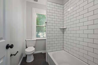 Building Photo - 346 39th St