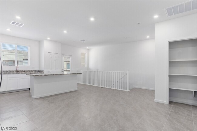 Building Photo - 1131 Tektite Ave