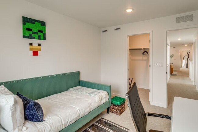 Building Photo - 21176 E 62nd Dr