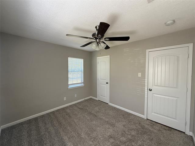 Building Photo - 1833 Grove Cir