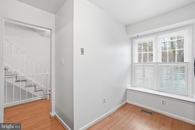 Building Photo - 7923 Pebble Brook Ct