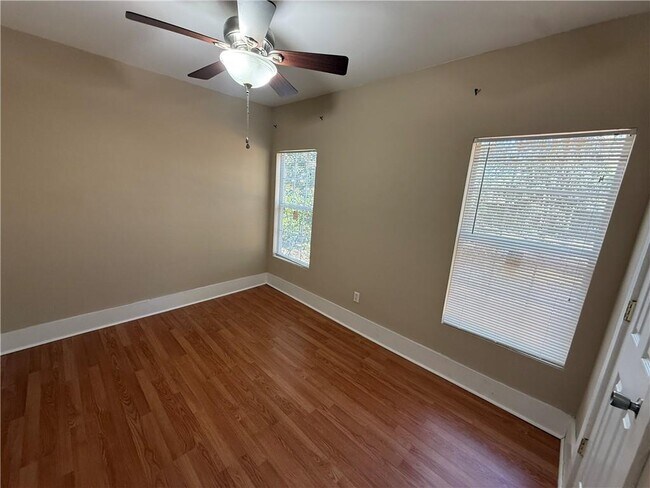 Building Photo - 135 N Carlen St