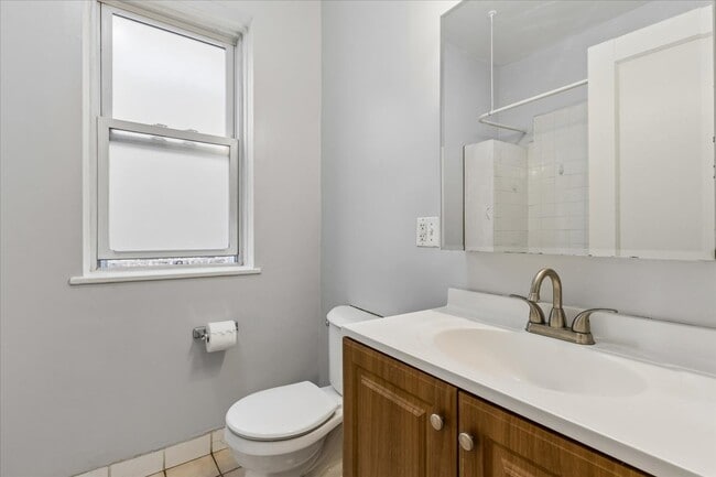 Building Photo - 4852 N Rockwell St