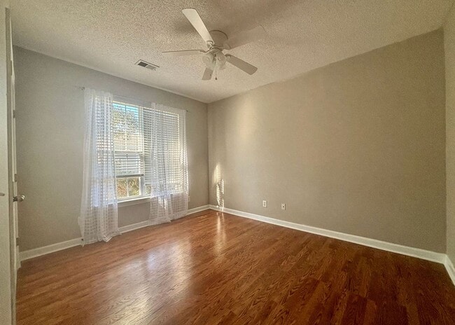 Building Photo - Available June 1st. Gorgeous 3 BR/2 BA Home Available in Desirable Whitney Lakes!