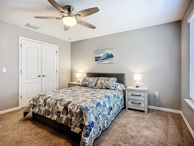 Building Photo - 3009 Esmeralda Dr