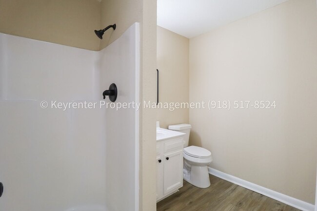 Building Photo - 3 Bed | 2.5 Bath in Oologah!