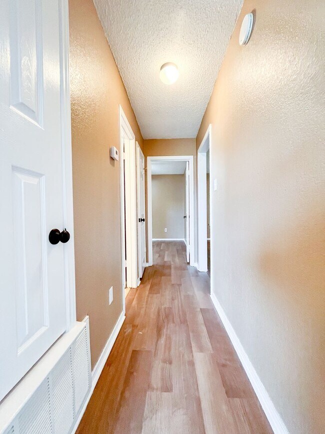Building Photo - 3406 Bamboo Ln