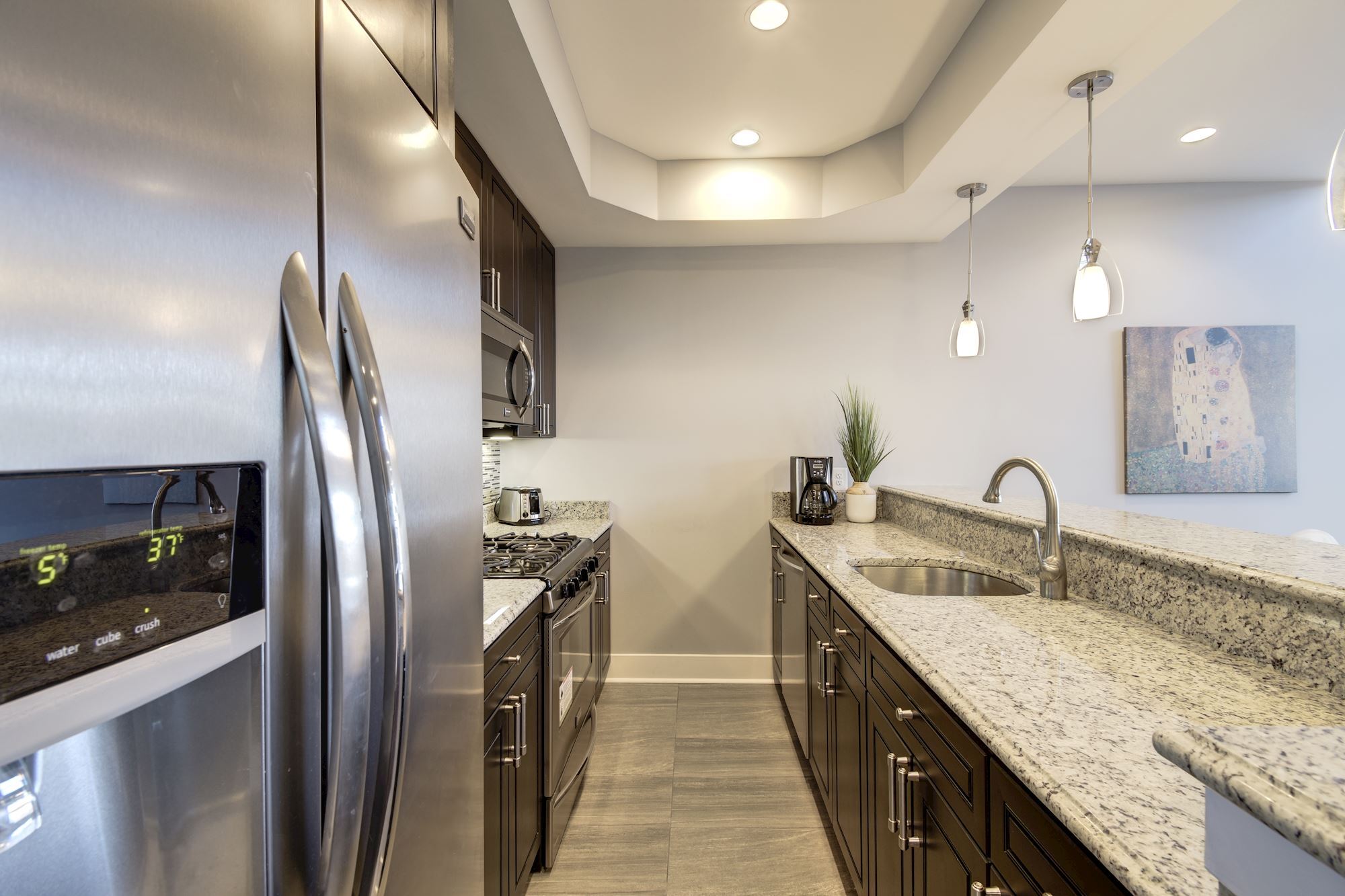 Building Photo - 2122 3rd St NE