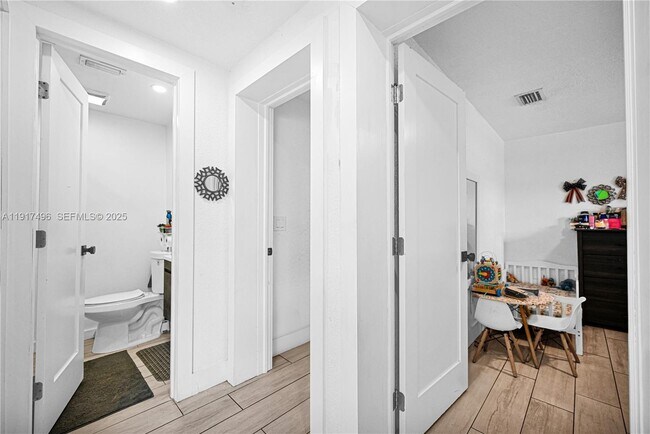 Building Photo - 6501 SW 4th St