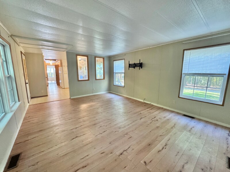 Building Photo - 24 Oakwood Ln