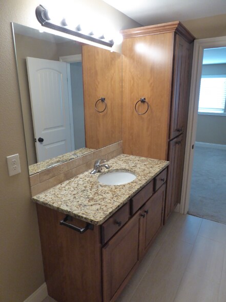 Building Photo - 5912 N Millsboro St