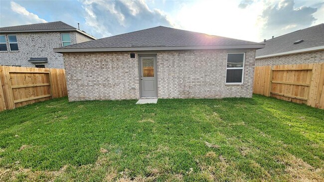 Building Photo - 3044 Dawn Sound Dr