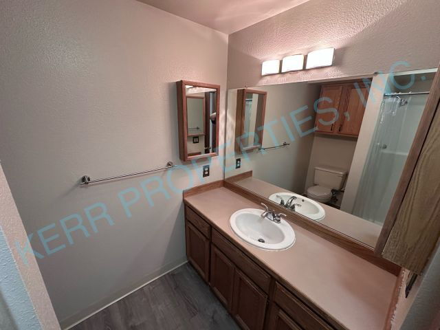 Building Photo - Charming 2-Bedroom / 2-Full Bathroom Condo Retreat in Happy Valley – Cozy Living Awaits!
