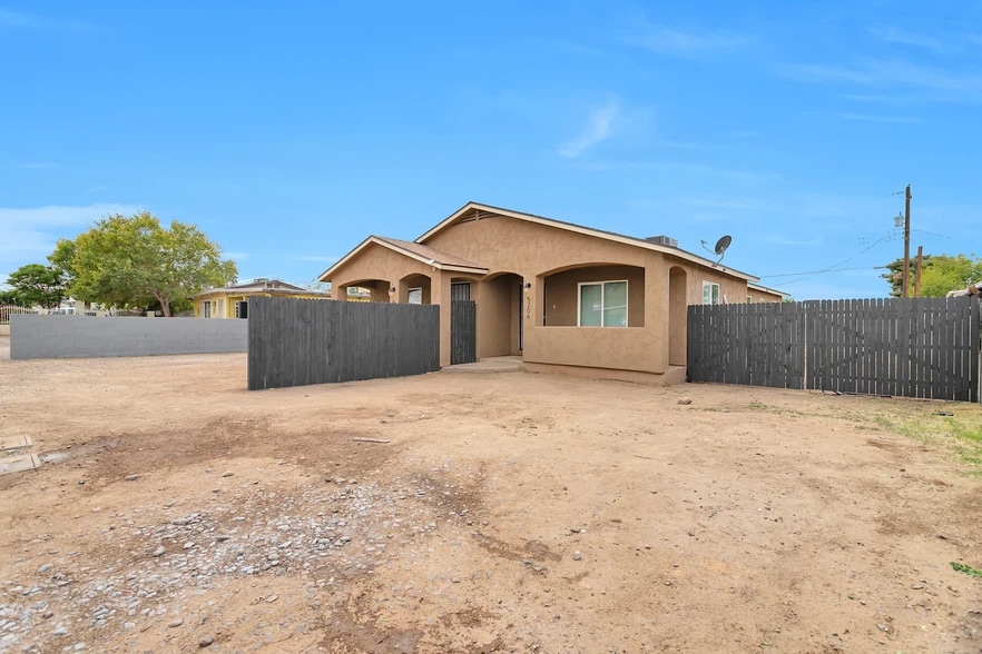 Building Photo - 5206 S 11th Ave