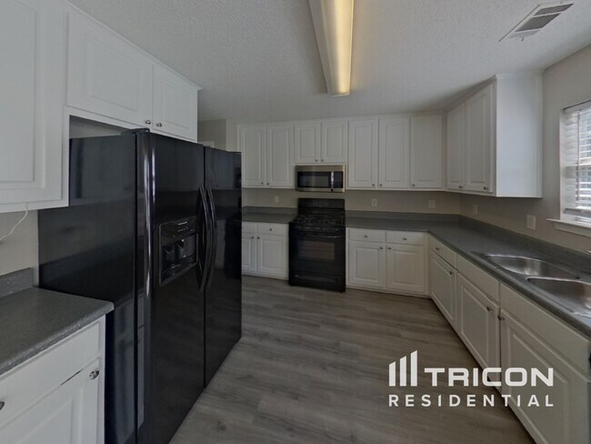 Building Photo - 5753 Village Loop