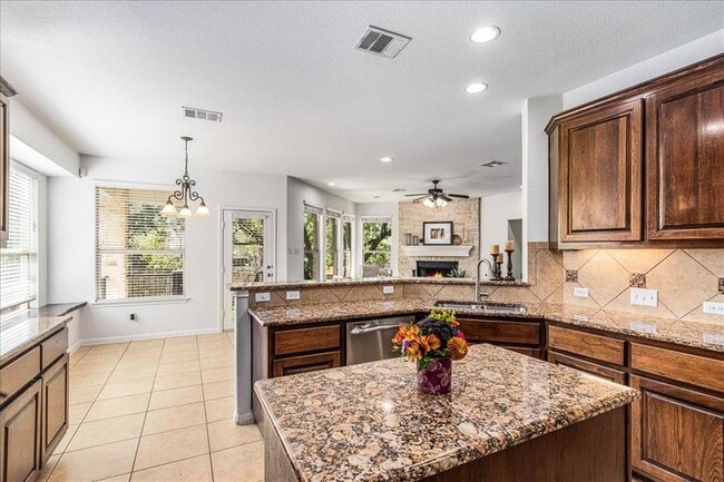 Building Photo - 8113 Via Verde Dr