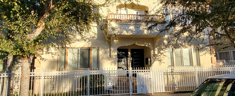 Primary Photo - 740 Lime Ave