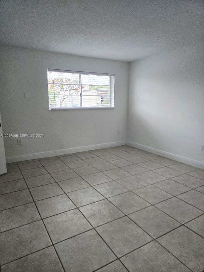Building Photo - 3901 SW 112th Ave