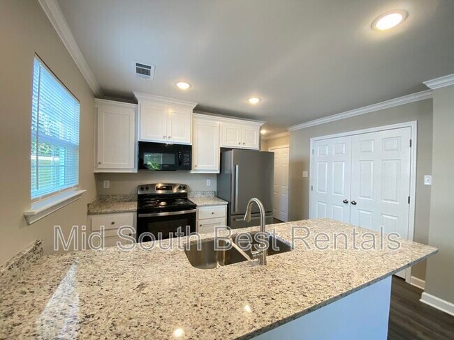 Building Photo - 115 Roosevelt Rd