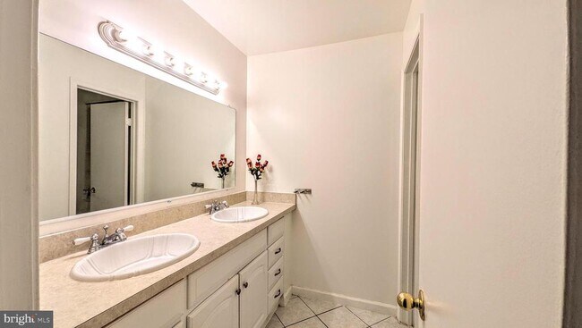 Building Photo - 8835 Tuckerman Ln