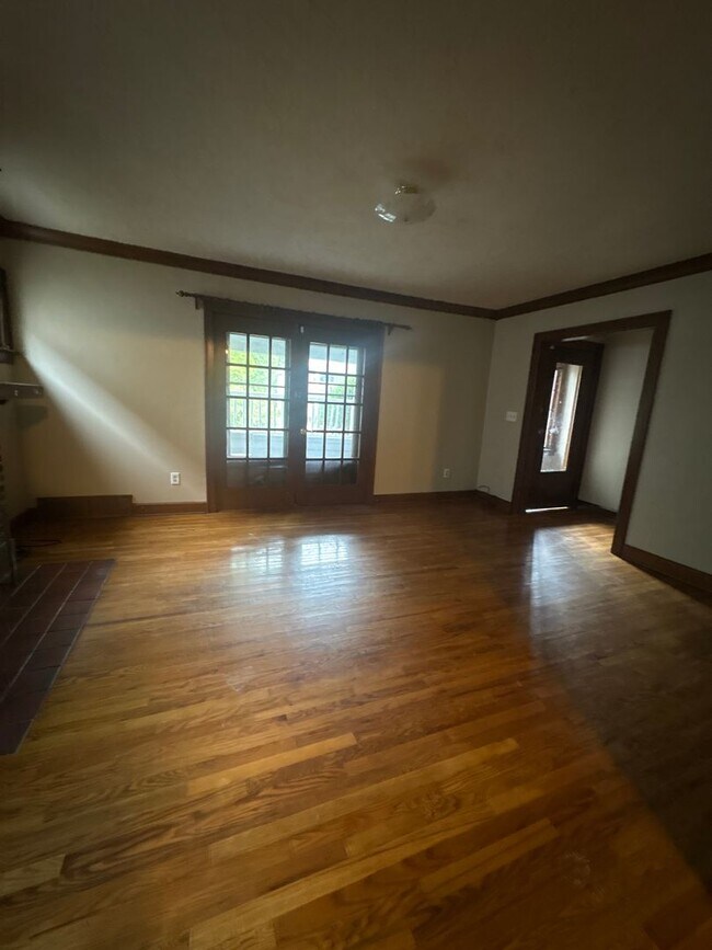Building Photo - Edgewood2179