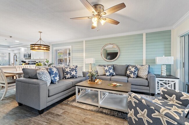 Building Photo - 275 Palm Ave