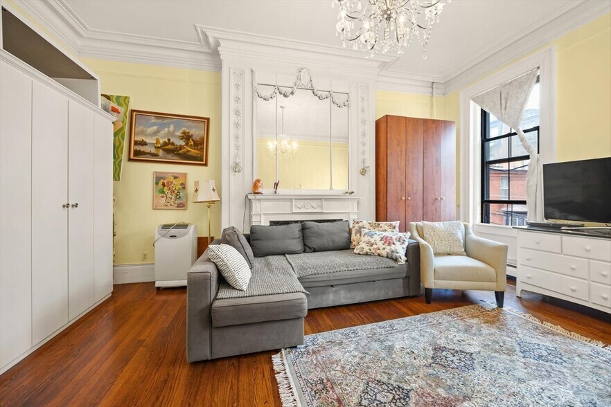 Building Photo - 227 Marlborough St