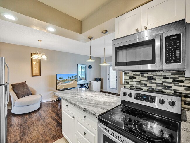 Building Photo - 3014 Cornwall A