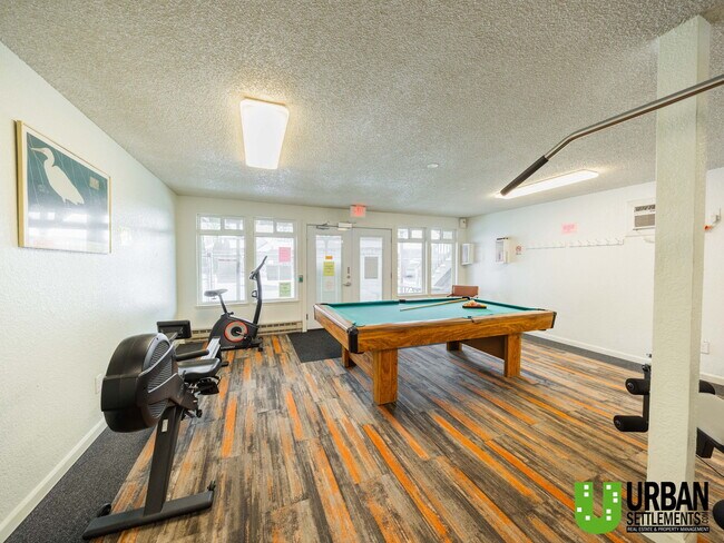 Building Photo - 6121 E 6th Ave