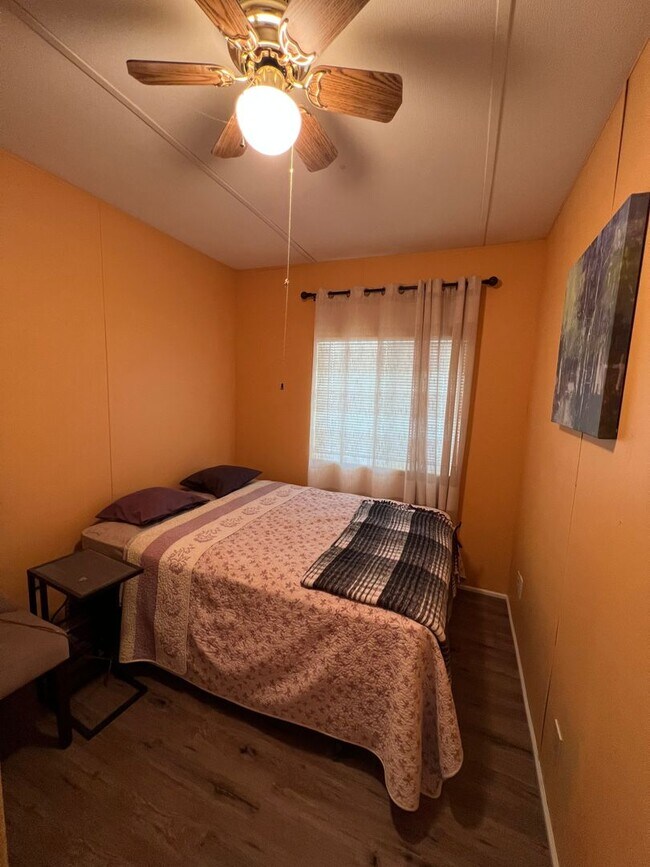 Building Photo - FURNISHED WINTER RETREAT!