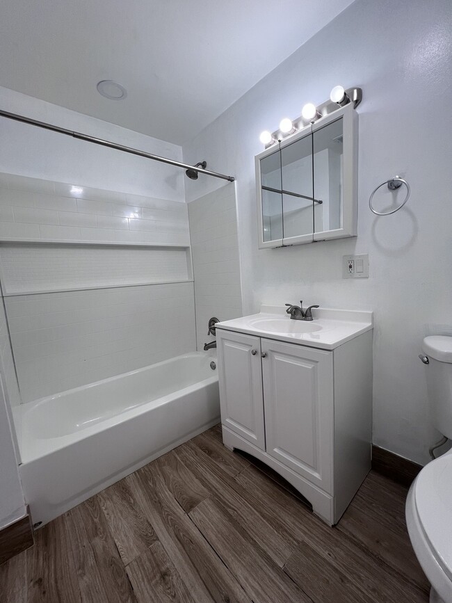 Building Photo - 224 E Rimini Ct