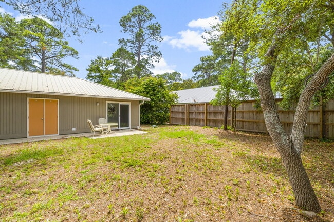 Building Photo - 133 Sunrise Cir