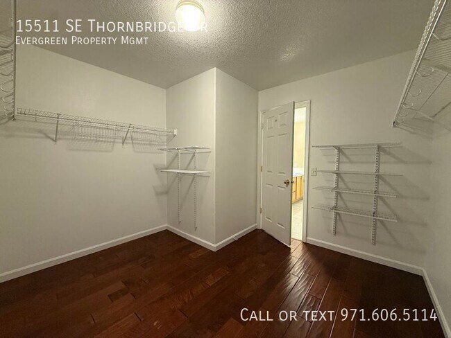 Building Photo - 15511 SE Thornbridge Dr